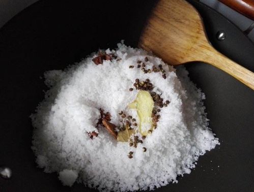 湖南臘肉腌制方法,農(nóng)村傳統(tǒng)配方,簡單易學(xué),色澤金黃不油膩